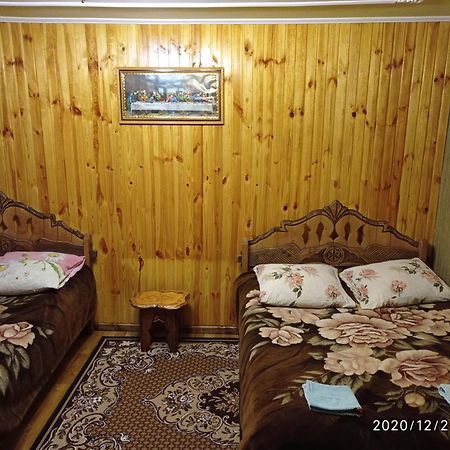 "Різьбярська Садиба" Slavsko Cameră foto